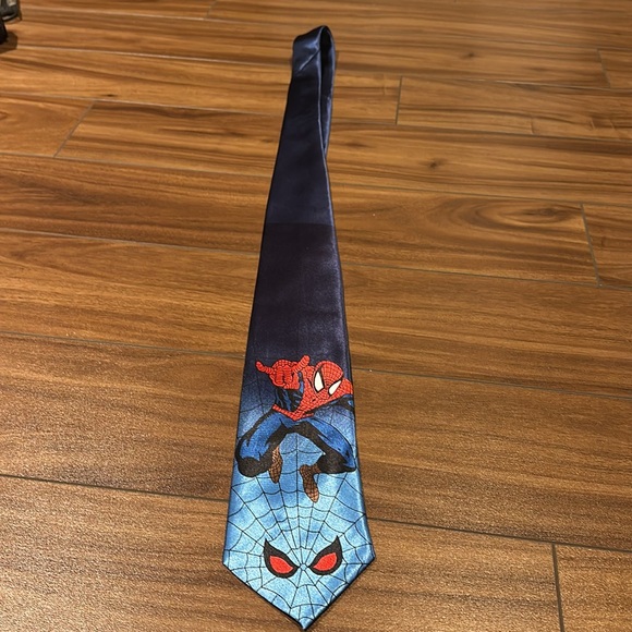 Spider-Man necktie. - Picture 2 of 3